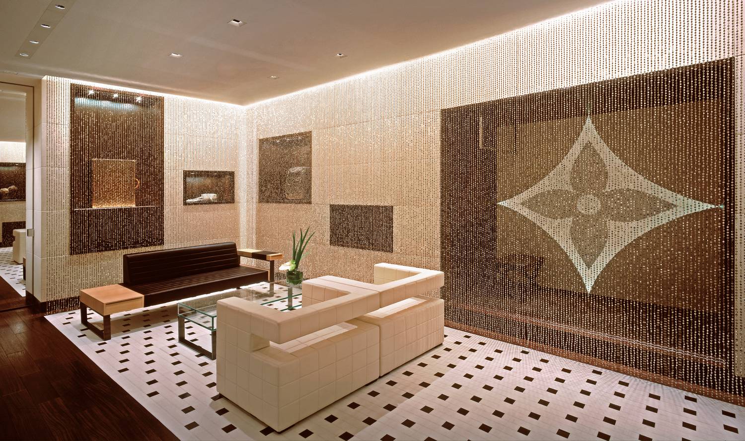 LV VIP FURNITURE, Kobe
