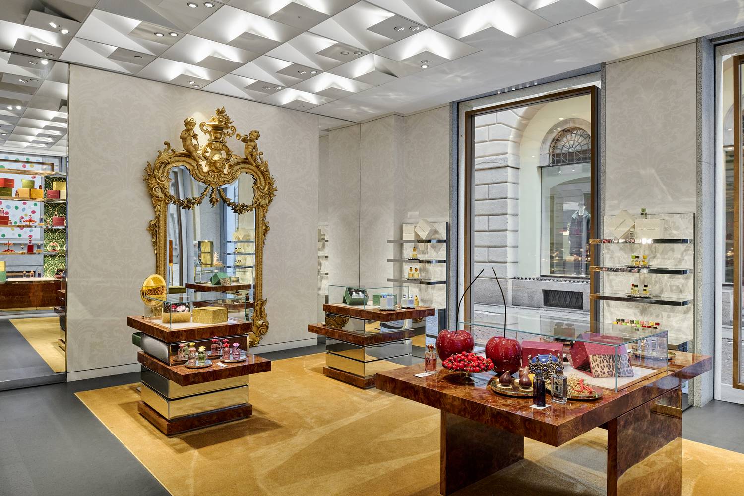 DOLCE & GABBANA Via Monte Napoleone BEAUTY, Milan