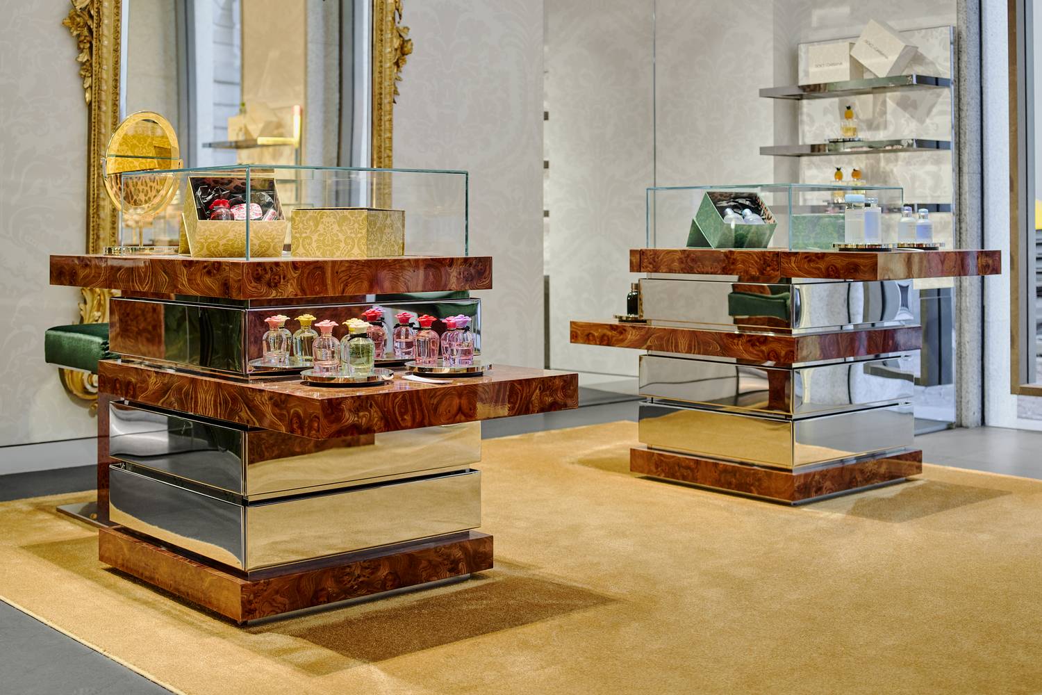 DG Via Monte Napoleone BEAUTY FURUNITURE, Milan