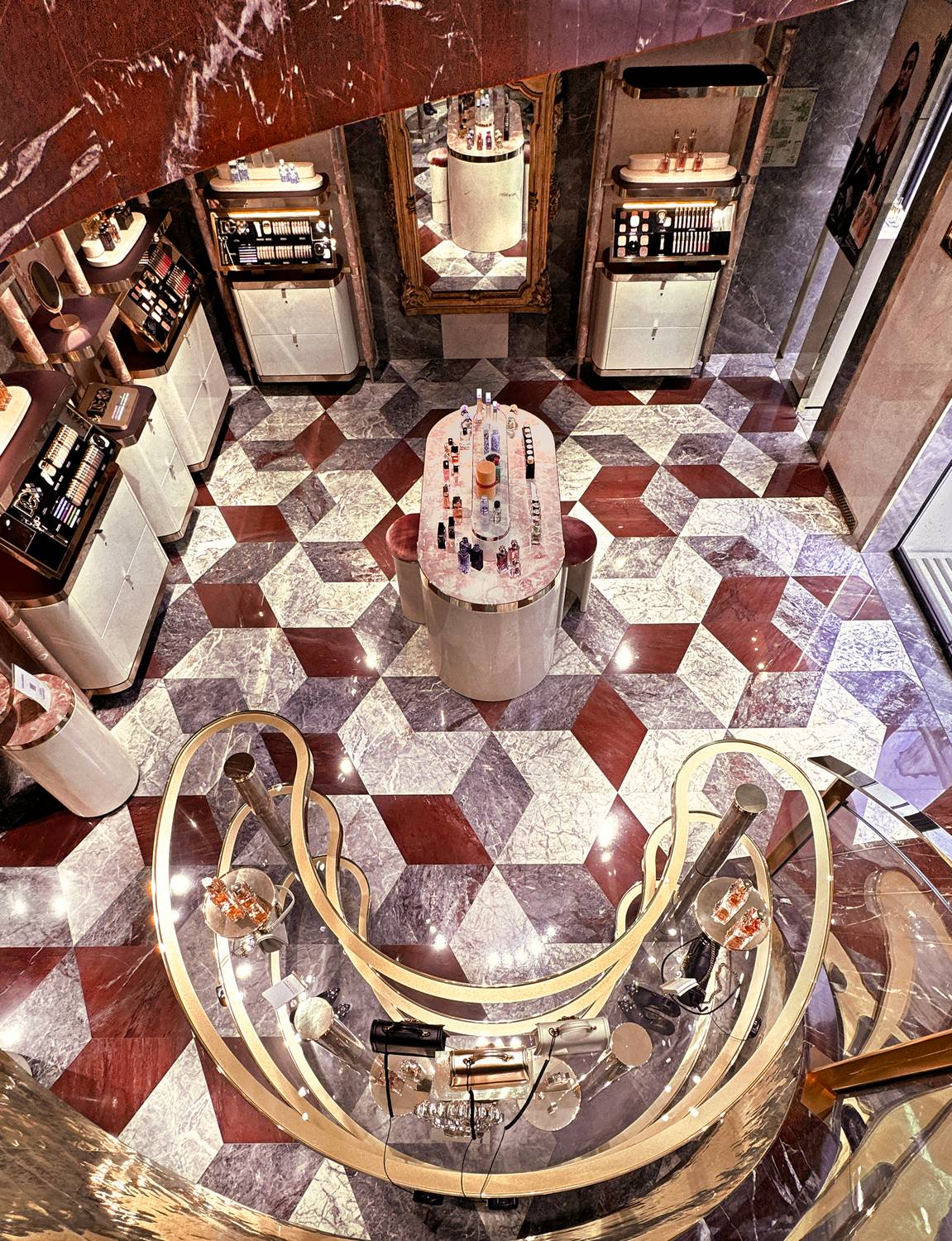 DOLCE & GABBANA rue Faubourg Saint Honore  BEAUTY, Paris