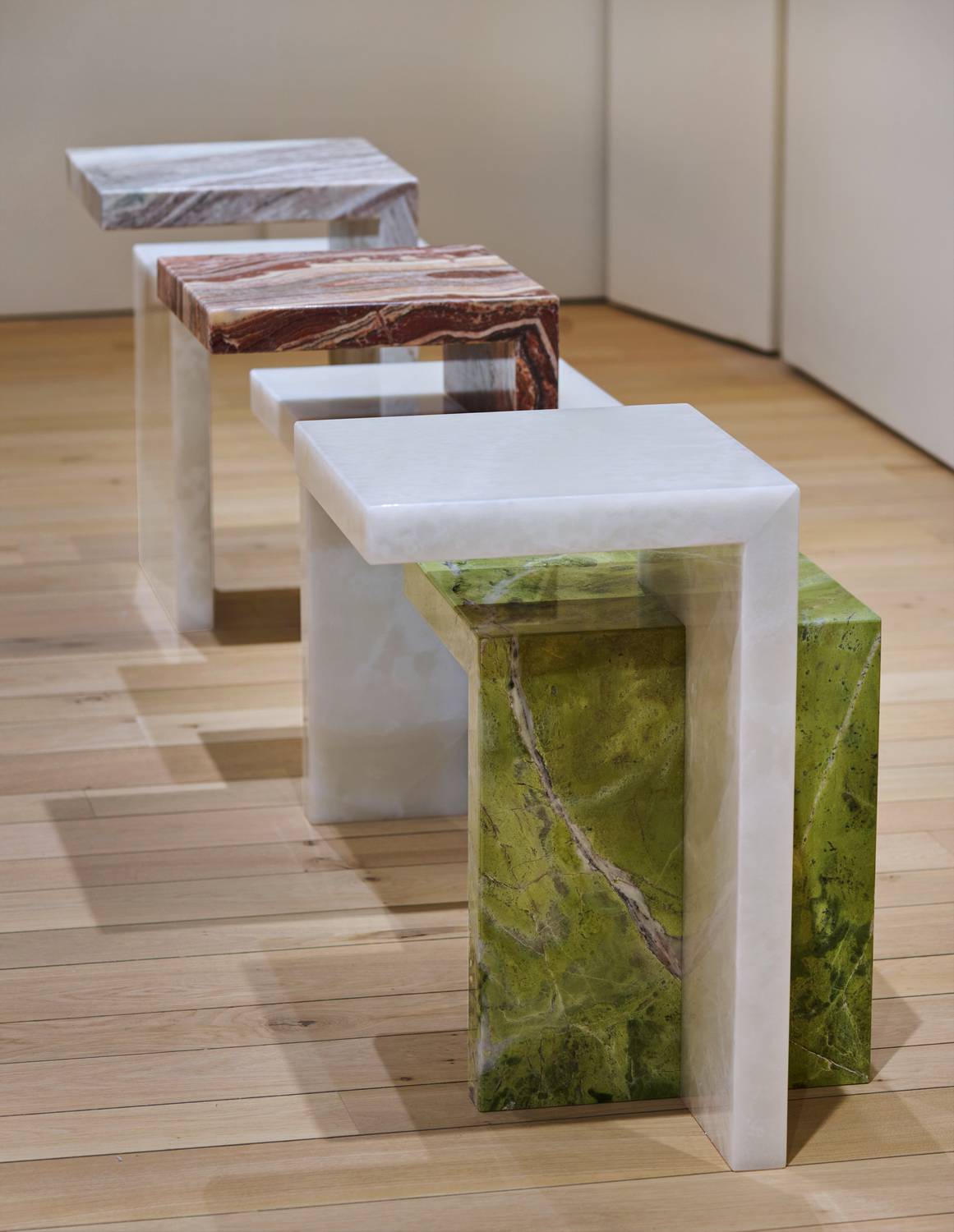 SIMPLICITY SIDE TABLE Charm Collection, Milano