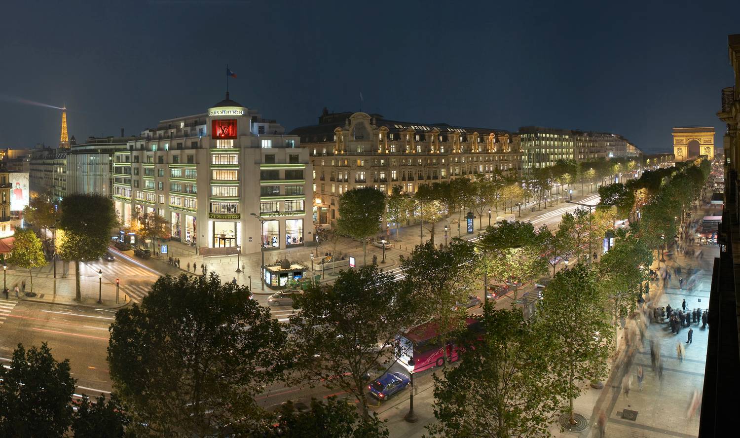 LOUIS VUITTON, Paris Avenue des Champs Elysées