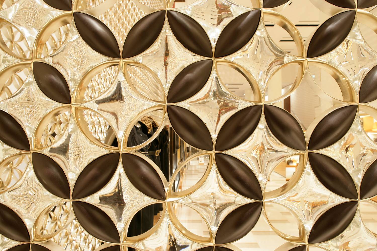 LOUIS VUITTON, Paris Avenue des Champs Elysées