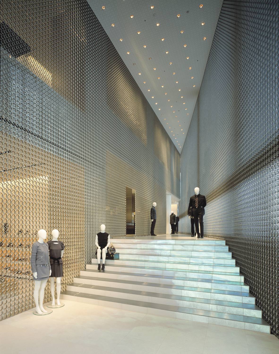 LOUIS VUITTON, Tokyo Roppongi
