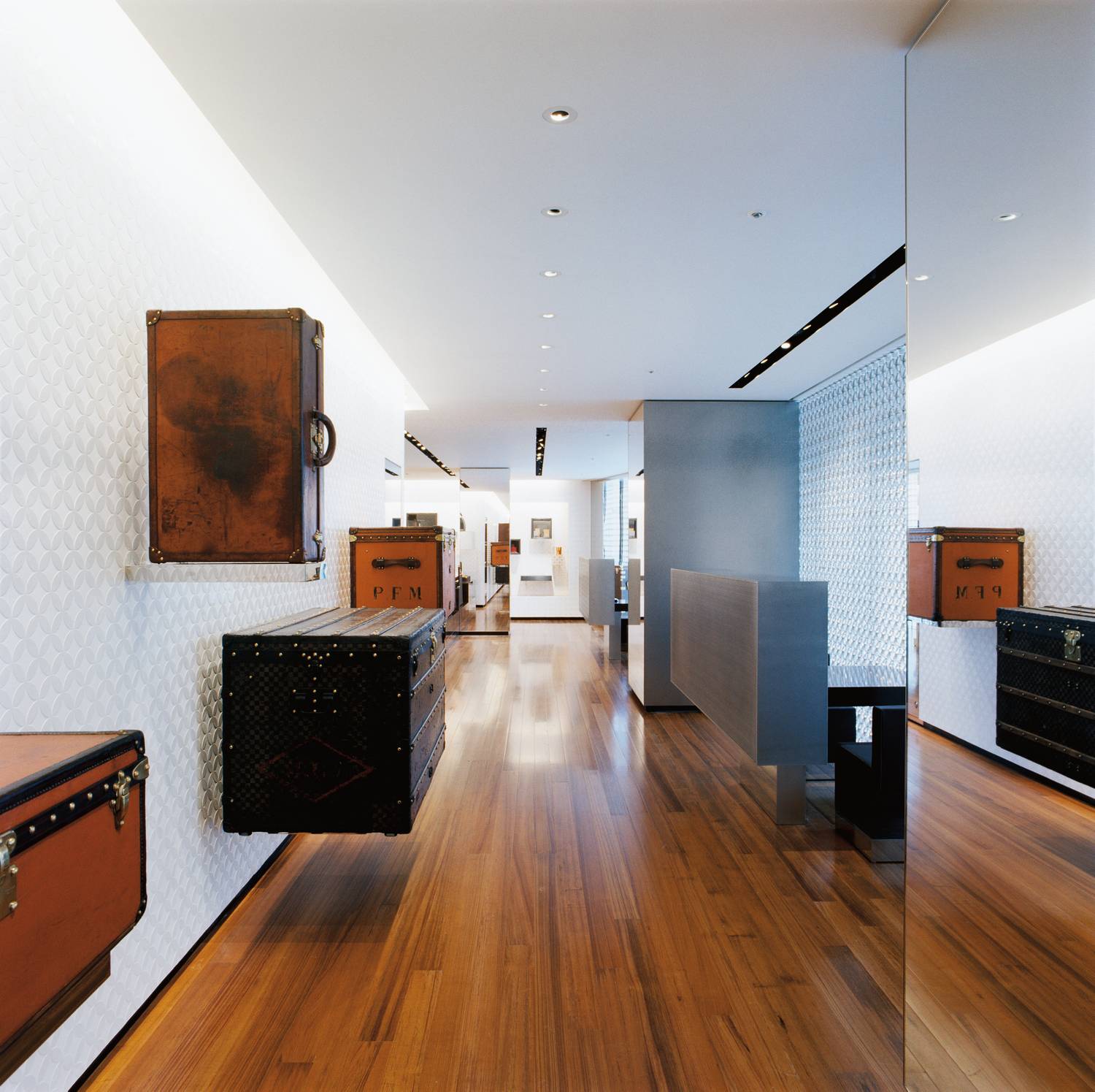 LOUIS VUITTON, Tokyo Roppongi