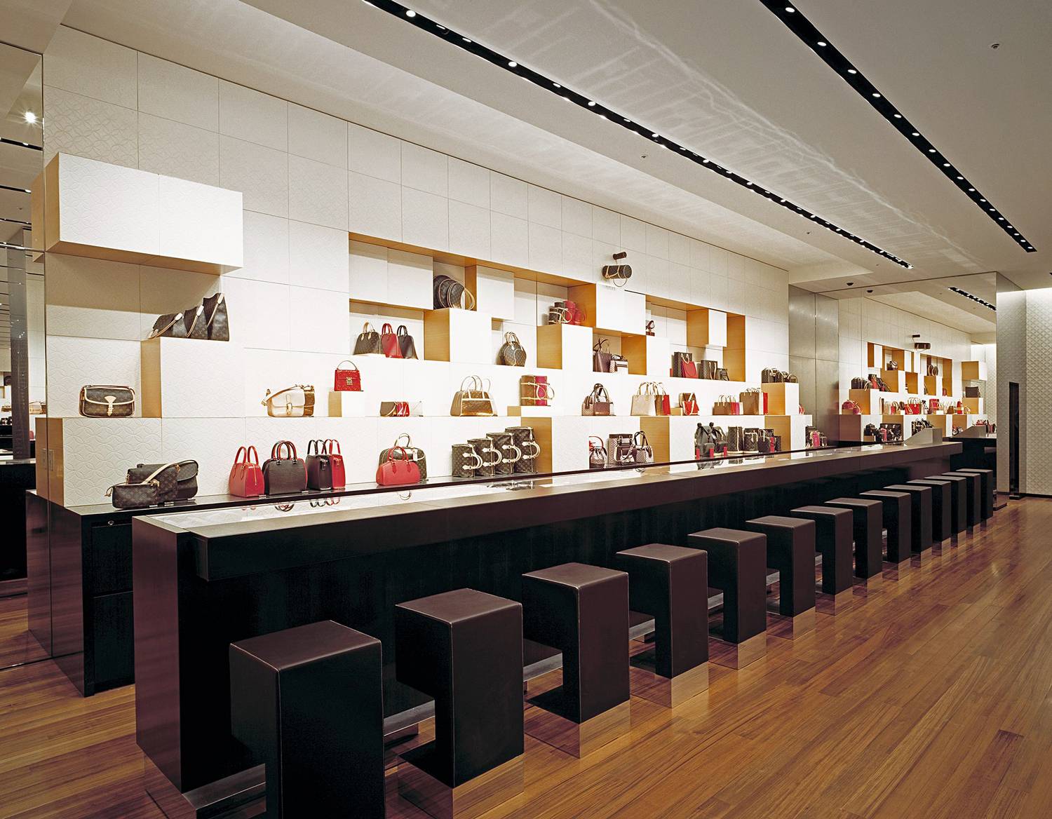 LOUIS VUITTON, Tokyo Roppongi