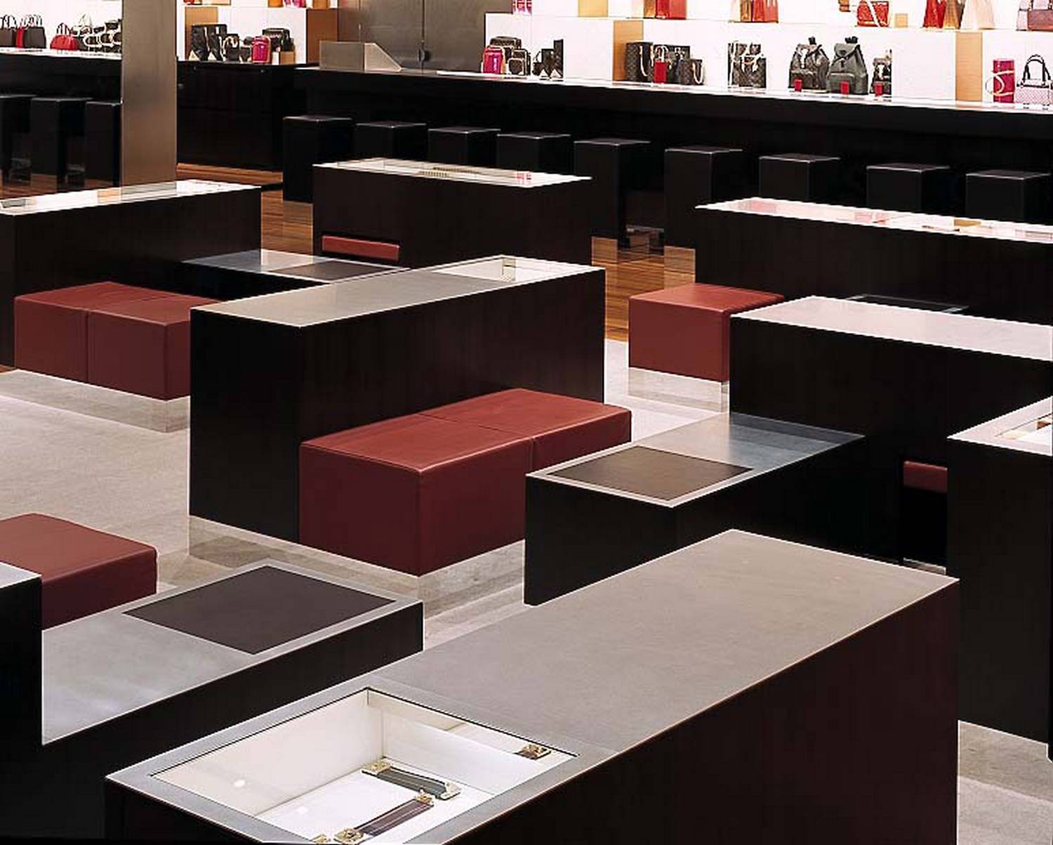 LOUIS VUITTON, Tokyo Roppongi
