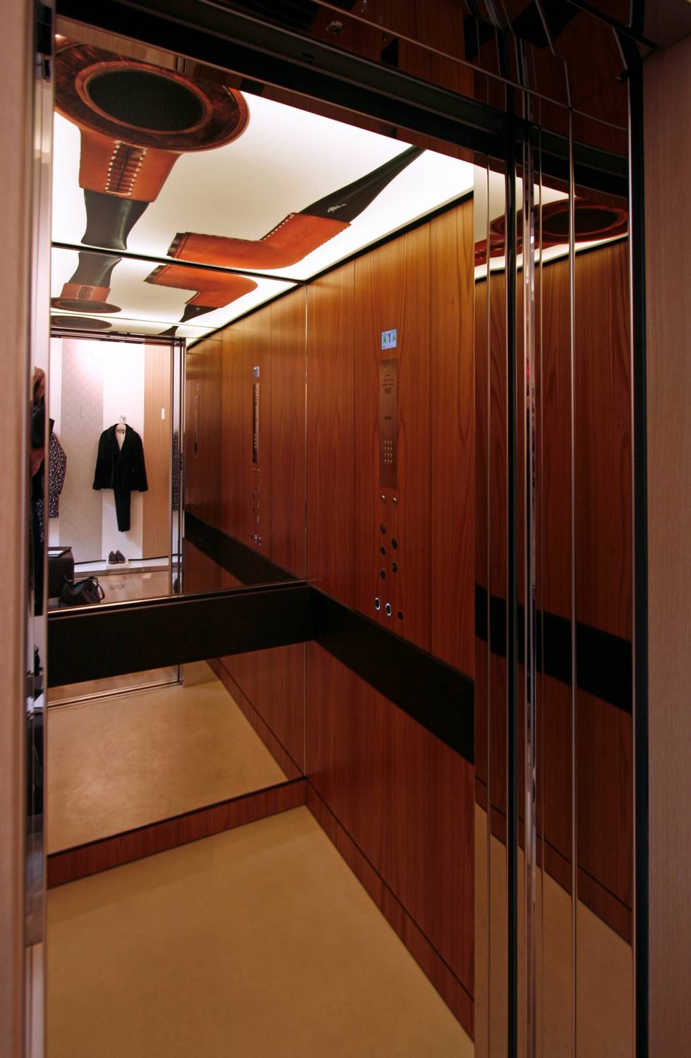 LONGCHAMP,  London New Bond Street