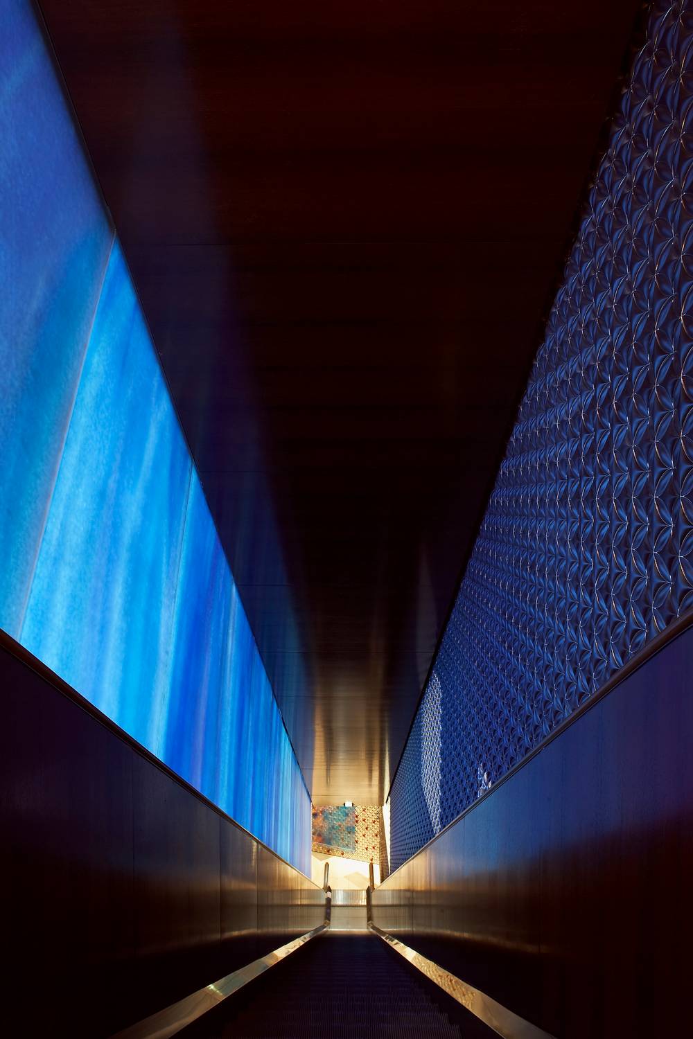 FIBRE OPTIC VIDEO WALL, Paris