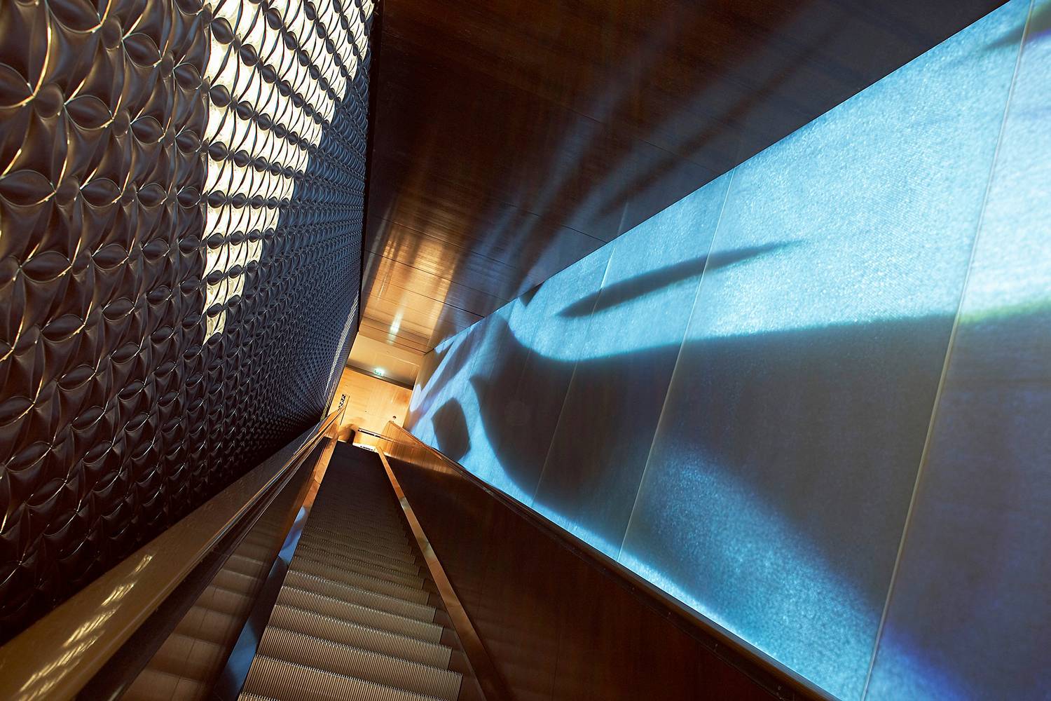 FIBRE OPTIC VIDEO WALL, Paris