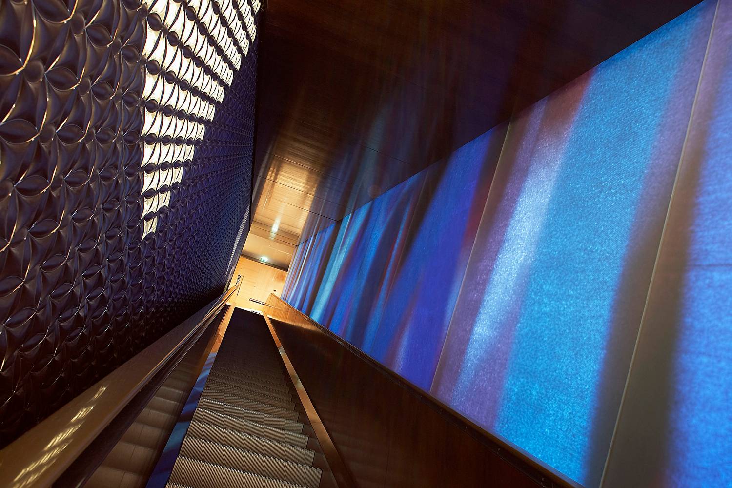 FIBRE OPTIC VIDEO WALL, Paris
