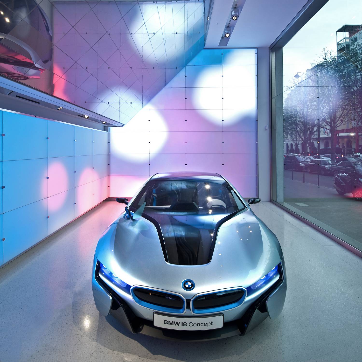 BMW AVENUE GEORGE V, Paris
