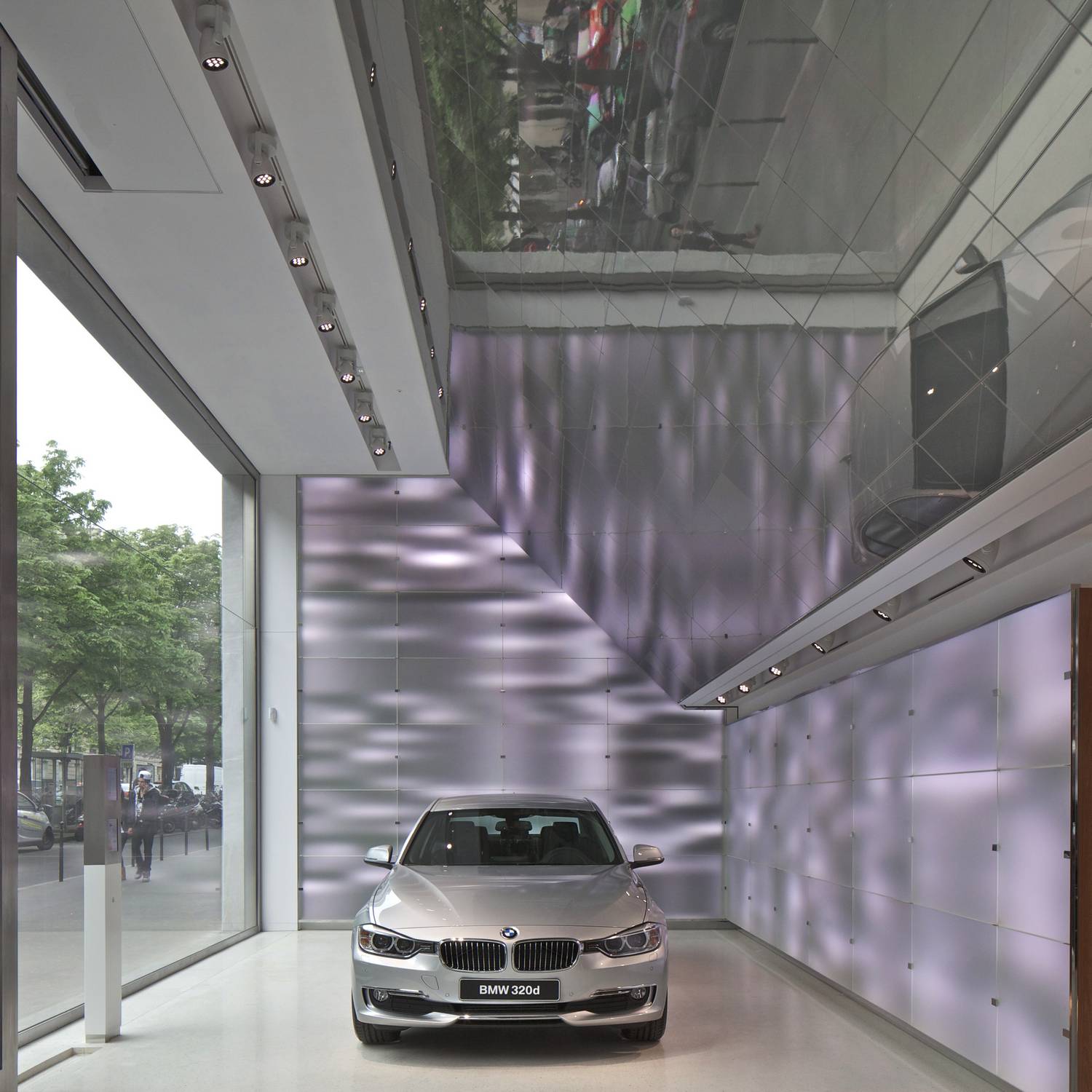 BMW AVENUE GEORGE V, Paris