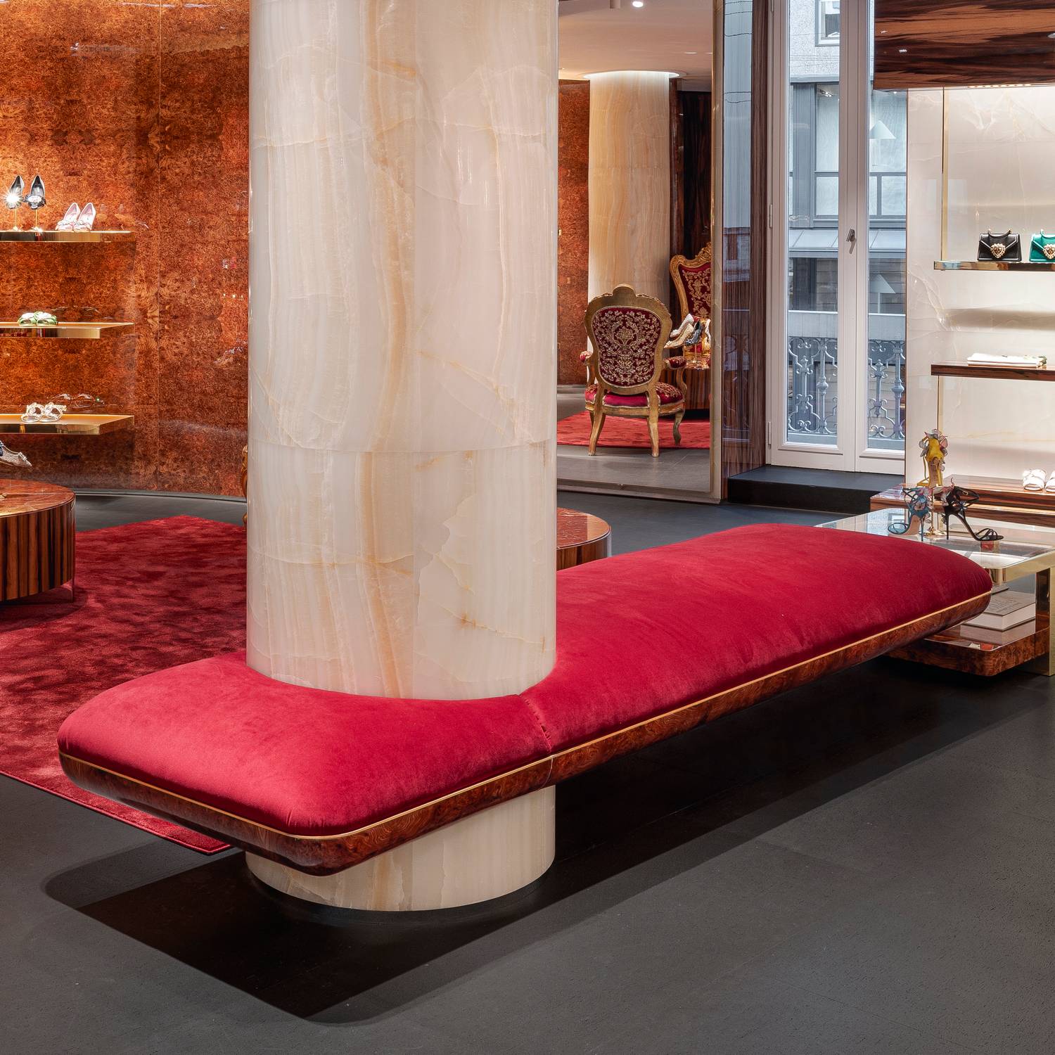 PILLOW POUFFE, Milano