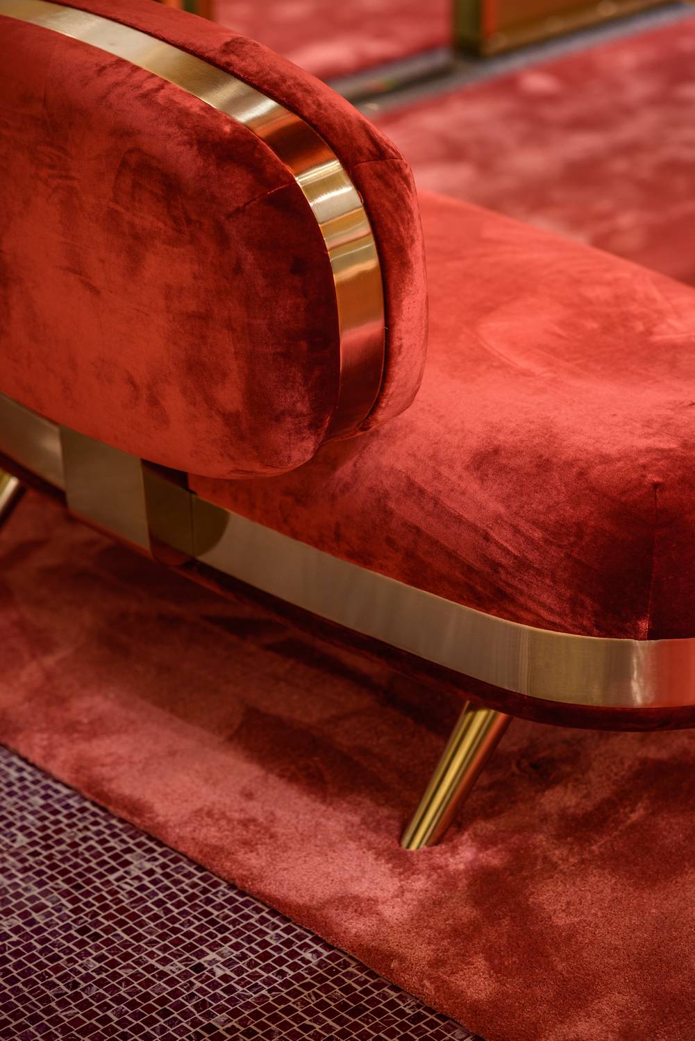 PINCUSHION SEATING, Venice