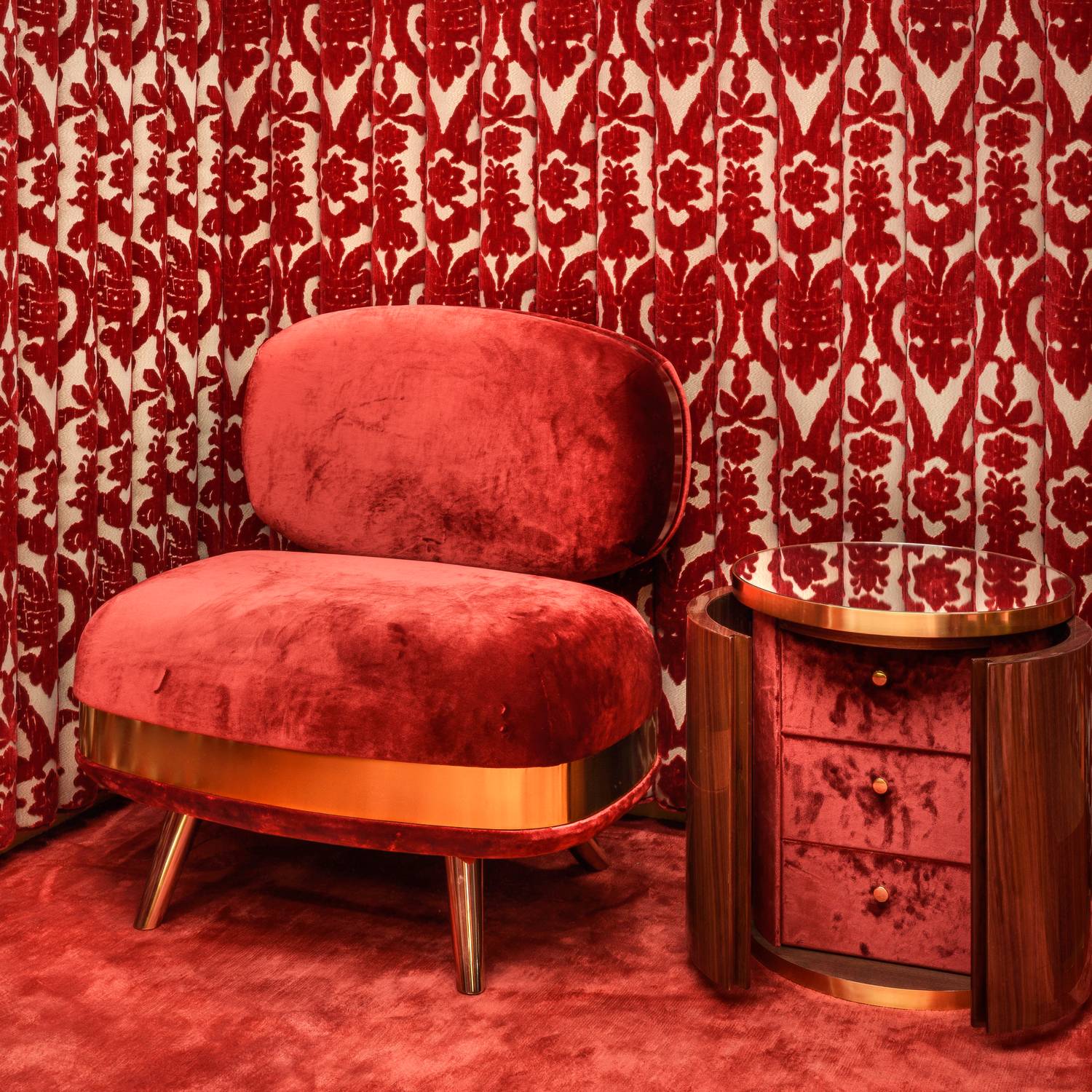 PINCUSHION SEATING, Venice