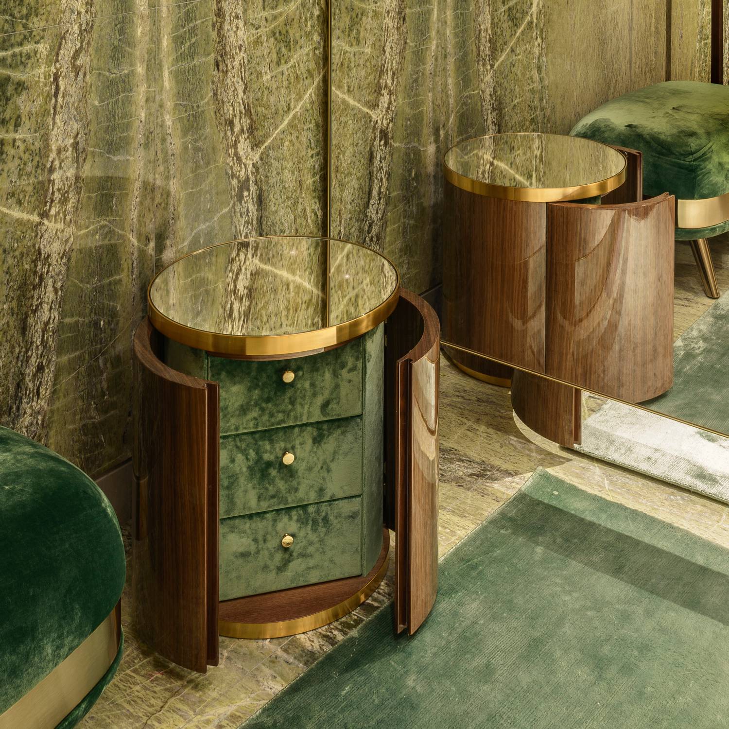 TAILOR'S COMMODE, Venice
