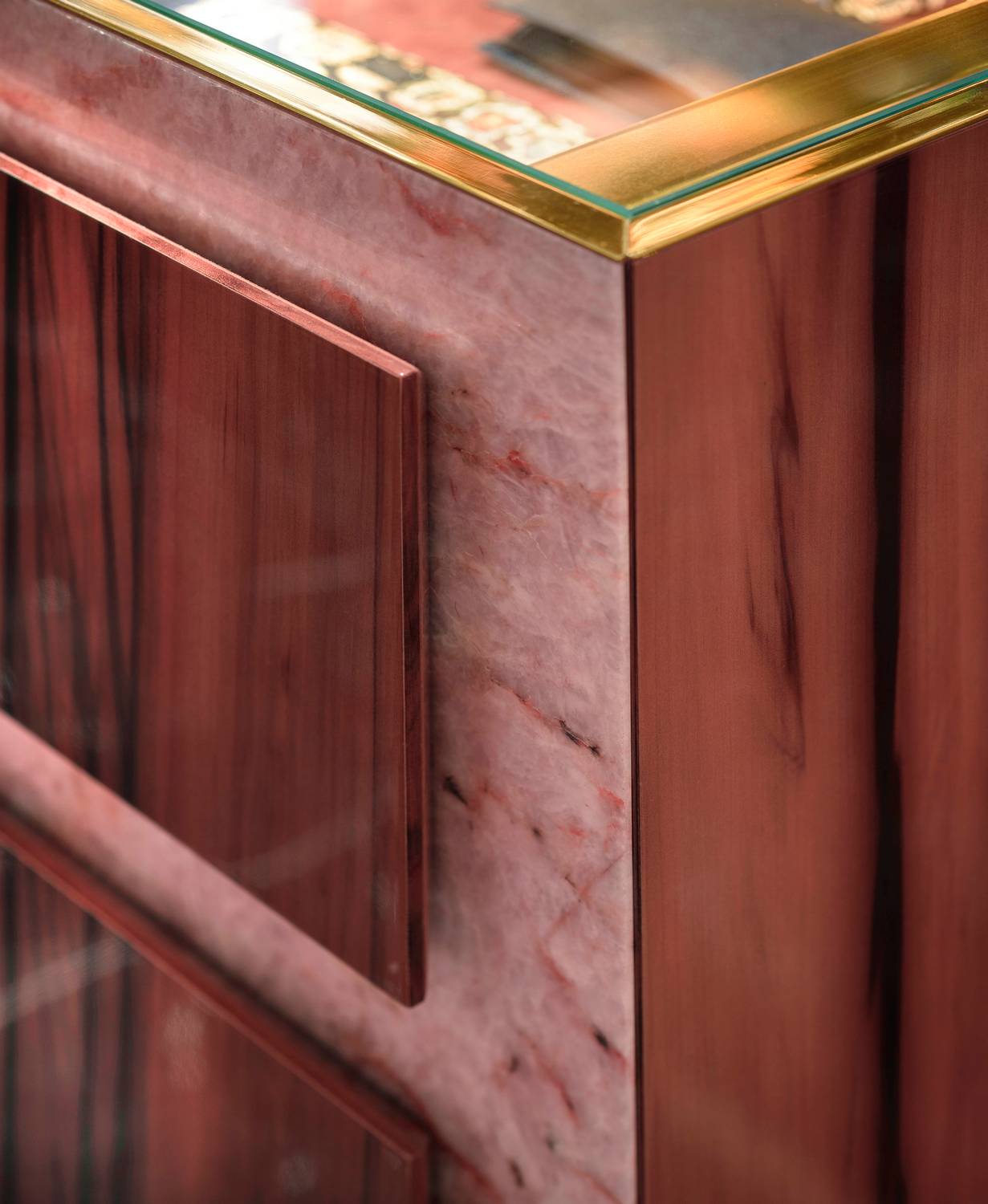 WOOD & ONYX FURNITURE, Monaco